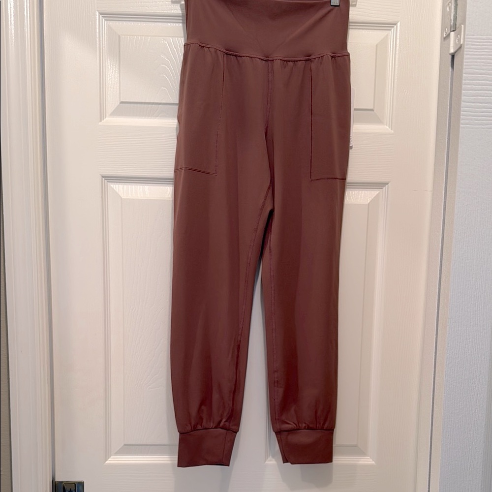 NWT Athleta Salutation Jogger